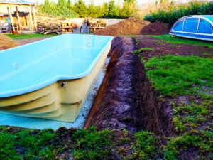 Erdbau-für-einen-Poolgrundkörper1000000551-ret